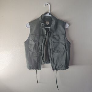 A New Day Women's Olive Sleeveless Front Zipped w/Pockets Shirt Size M